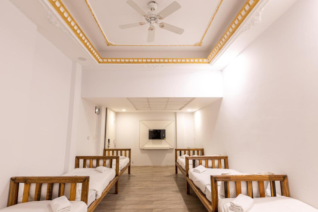 The Grand Monarch Hotel, Удджайн Экстерьер фото
